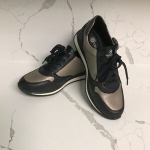 Remonte Three Tone Sneaker Women’s Euro 36 Slip On